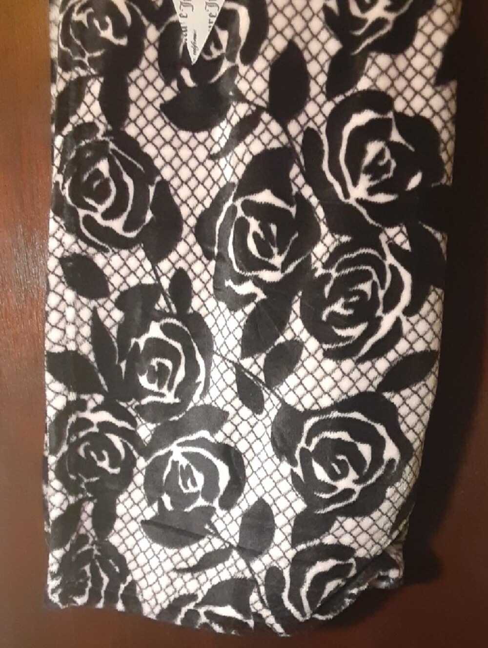 Juicy Couture Black and Pink Rose Plush Throw - Picture 6 of 6